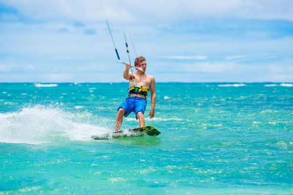 Où trouver les meilleures plages pour pratiquer le kite surf en Australie : spots et périodes ?